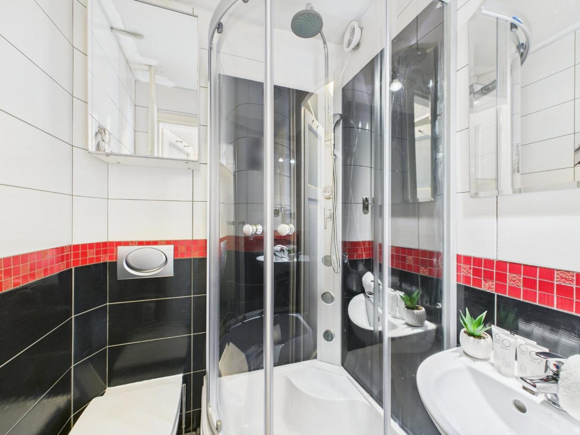 Apartament Exceptional Located Near Royal Baths Park By Renters *